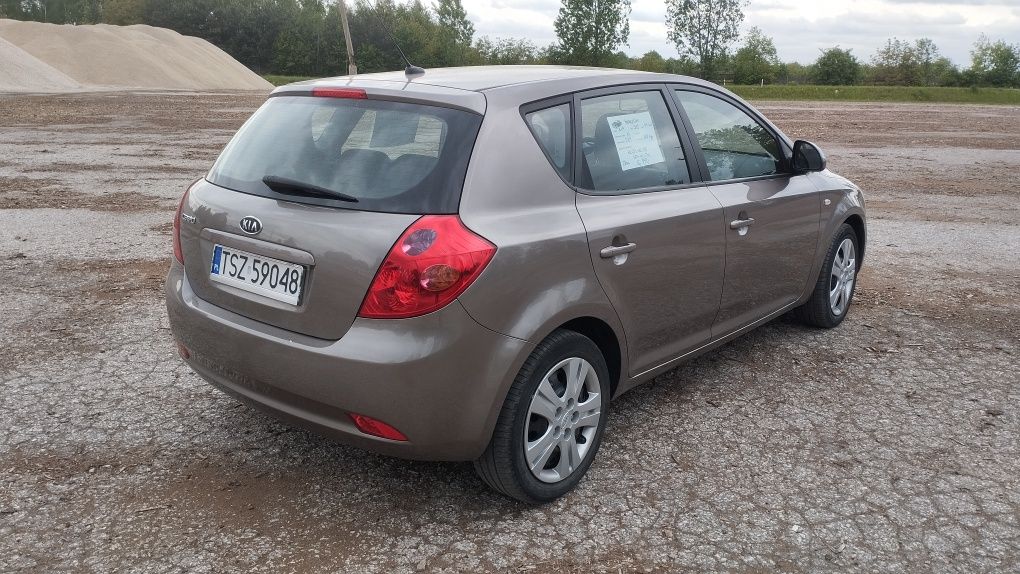 Kia Cee'd 1.4 Benzyna z 2009r klimatyzacja
