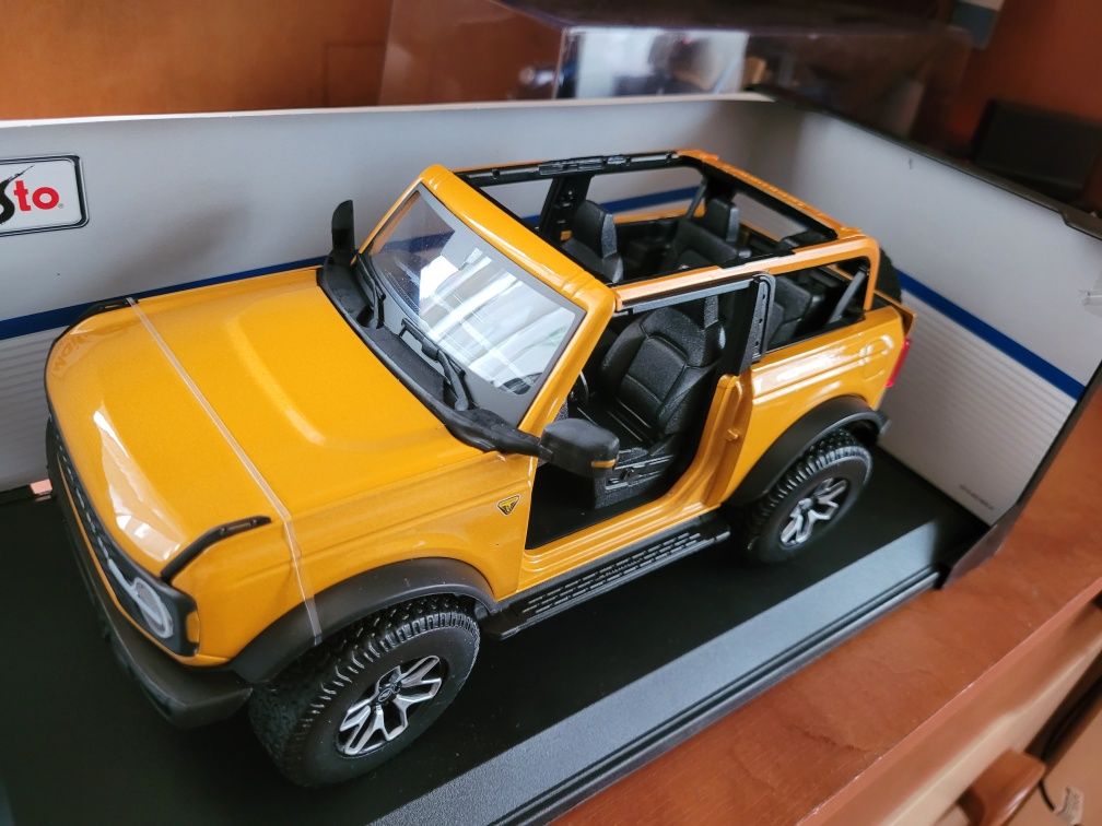 Model Ford Bronco, 1/18, Maisto