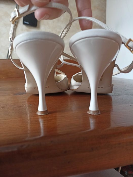 Білі весільні туфлі з натуральної замші Jasper Conran 41 розмір Італія