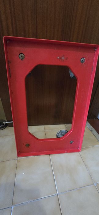 Suporte rodante vermelho