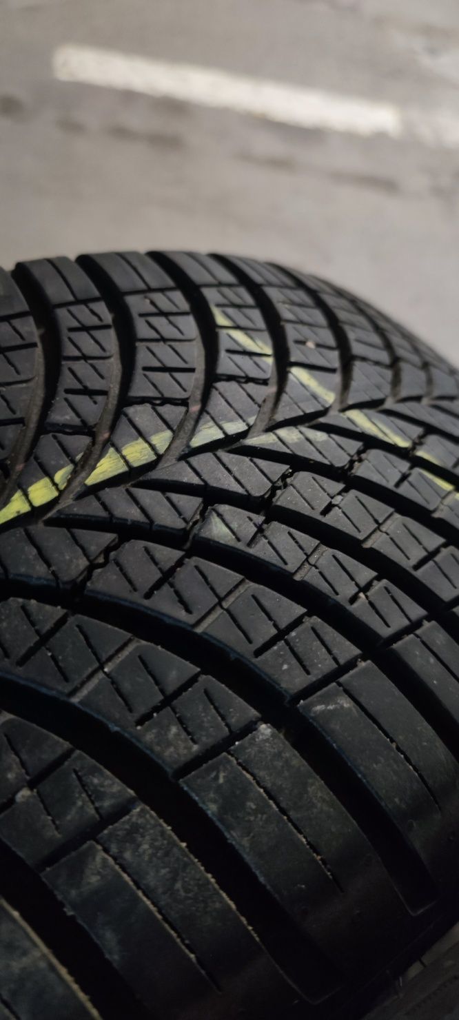 Goodyear Vector 4 seasons Gen3 245/45/R19 komplet