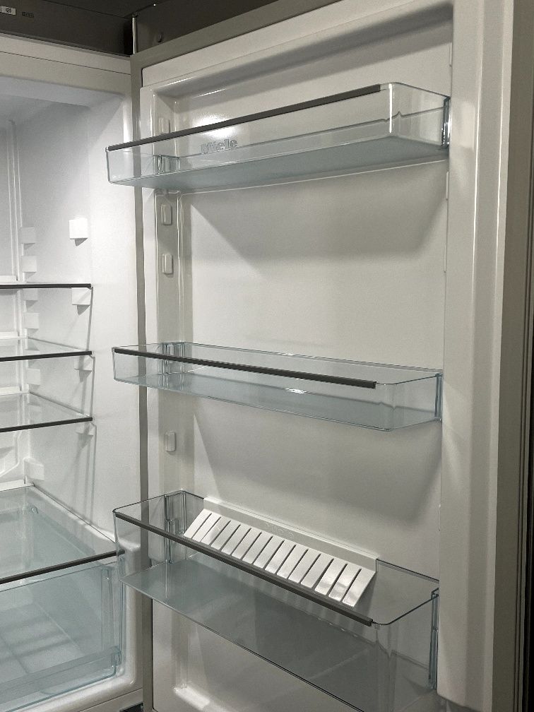 Холодильник Miele 2 метра Нерж з Німеччини Рік 2021 Стан Нового