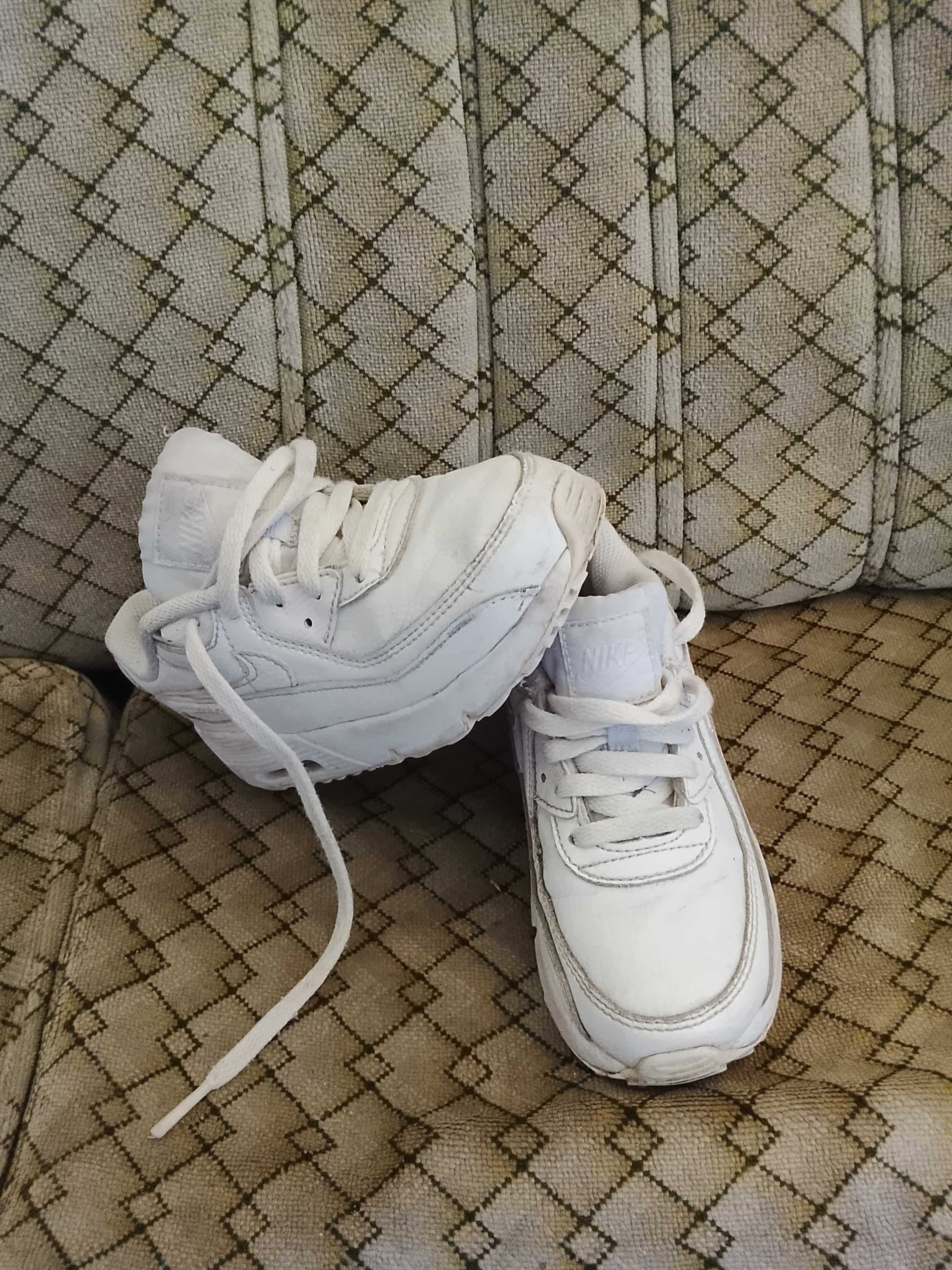 Vendo tênis de criança  como novos