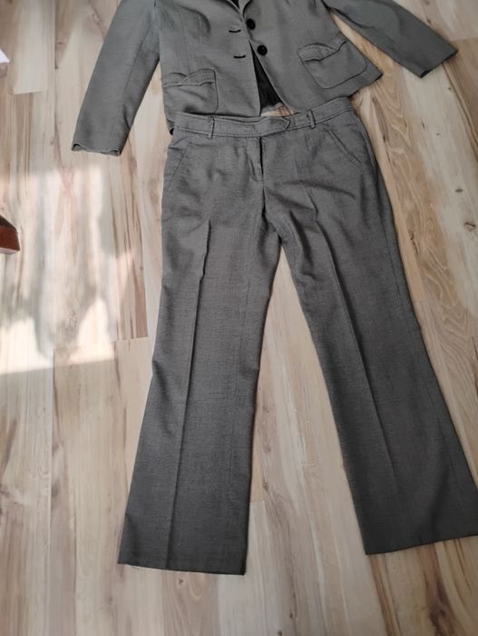 Marynarka i spodnie komplet róż 40 kolor szary