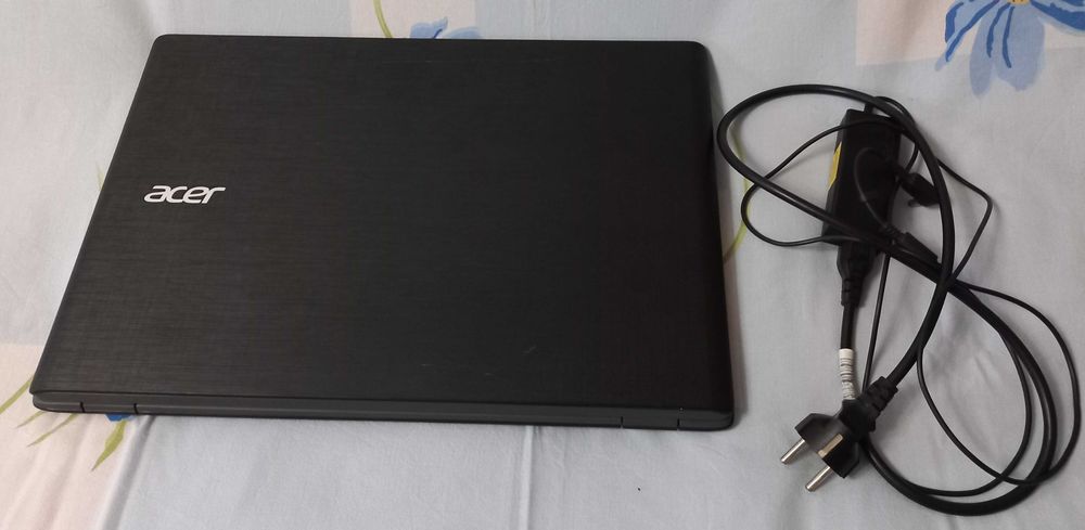 ноутбук Acer Aspire E5-772 (большой экран 17.3 дюйма)