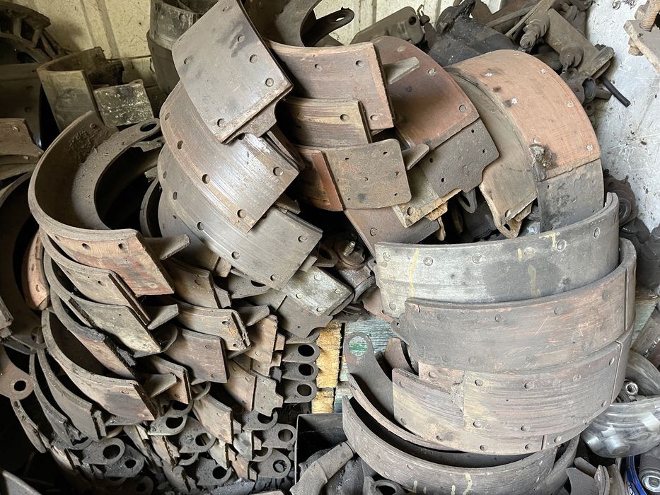 Колодки,накладки  Газ 52,53,3307,3309,66,Зил 130,131,5301,Бычок