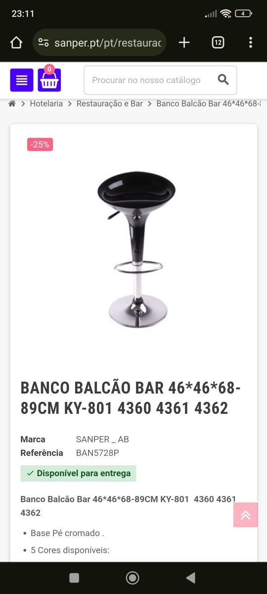 (3) três bancos de mesa regulável.