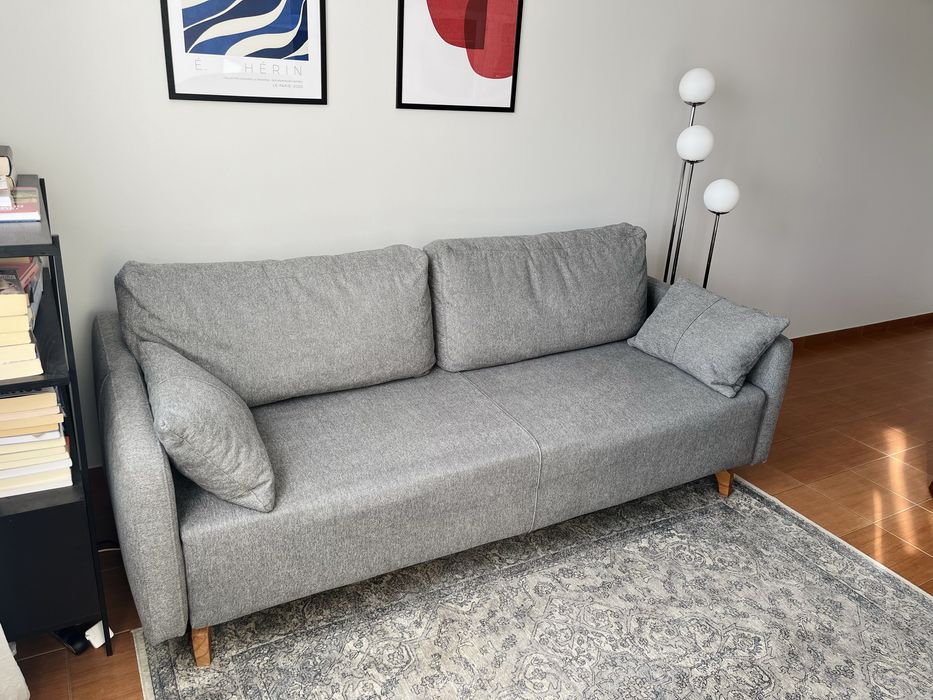 Sofa Adelso z funkcją spania i pojemnikiem