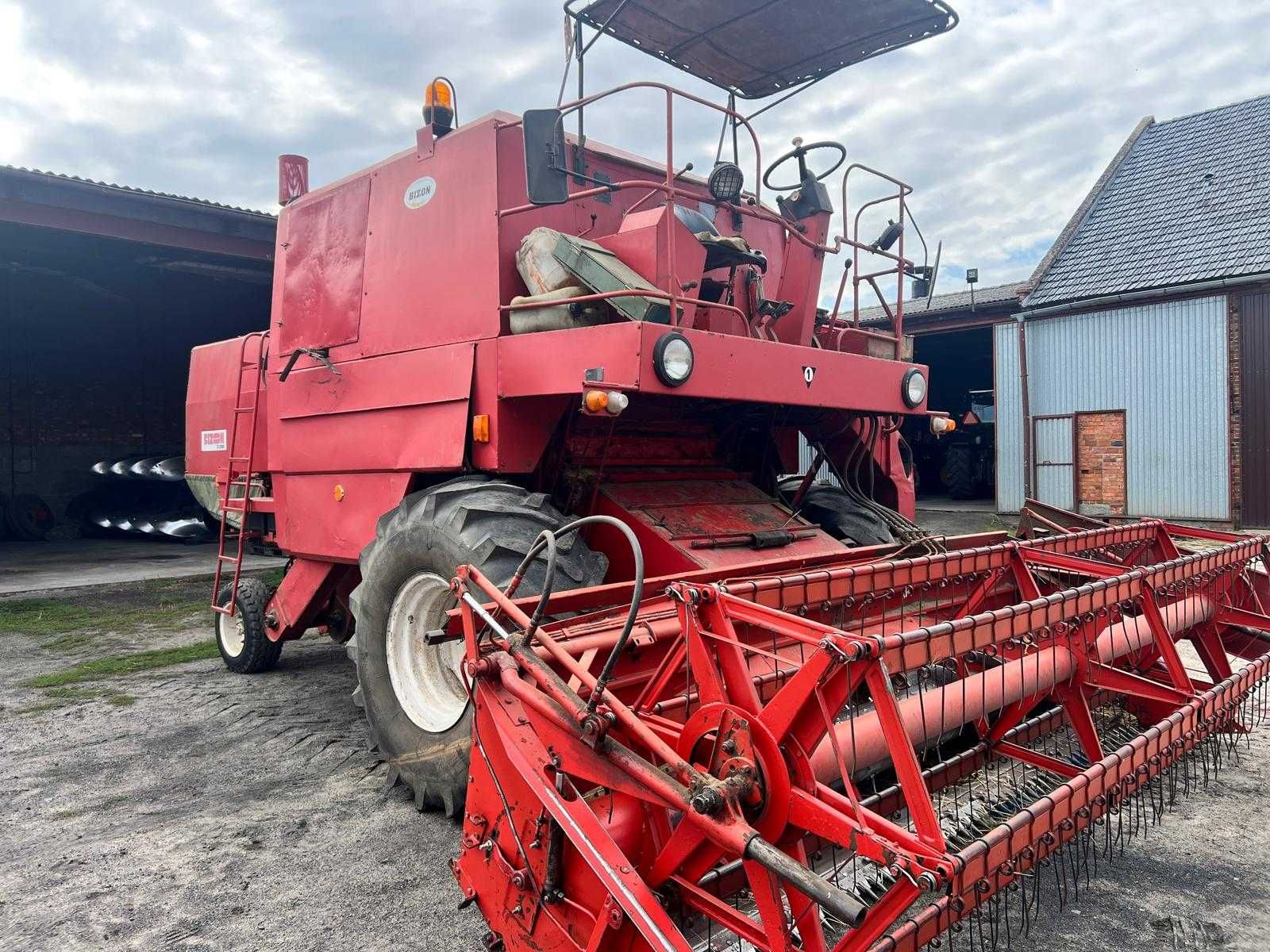 Kombajn Bizon Z056