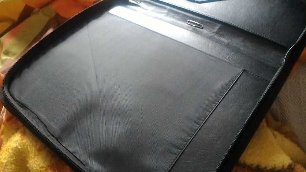 Pasta arquivadora em pele
Excelente estado