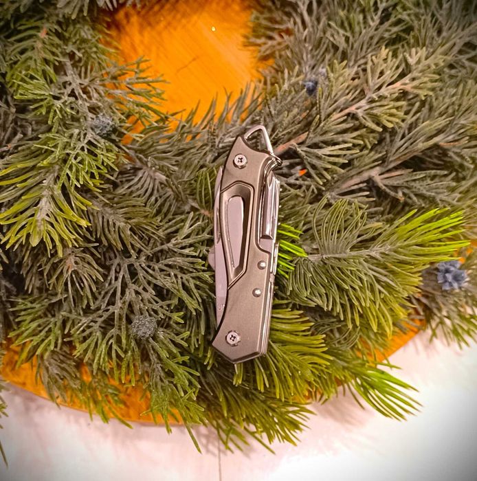 Scyzoryk Szwajcarski 14w1 Nowa Cena, Idealny na Prezent!