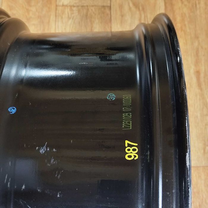 R22 10J 11J оригінал BMW XM G09 стиль 922M диски бмв