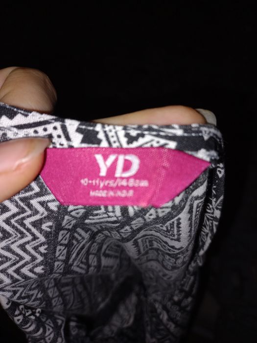 czarno-biała sukienka ze wzorami