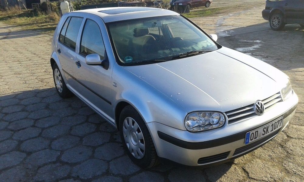 Na części VW Golf IV 1.6 115km FSI kod lakieru LA7W