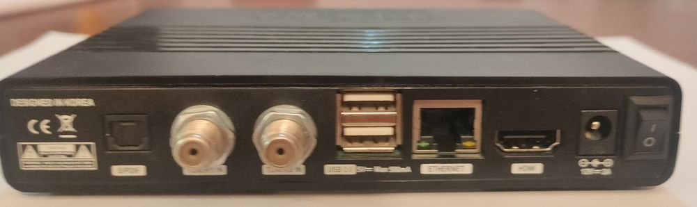 Enigma 2 Qviart LUNIX 4K Twin Tuner DVB-S2X w idealnym stanie