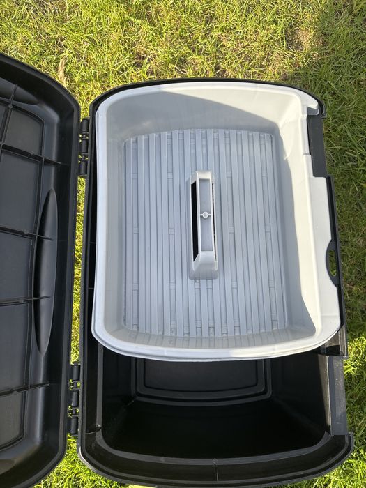 Skrzynka konna czarno- fuksjowa z tacką