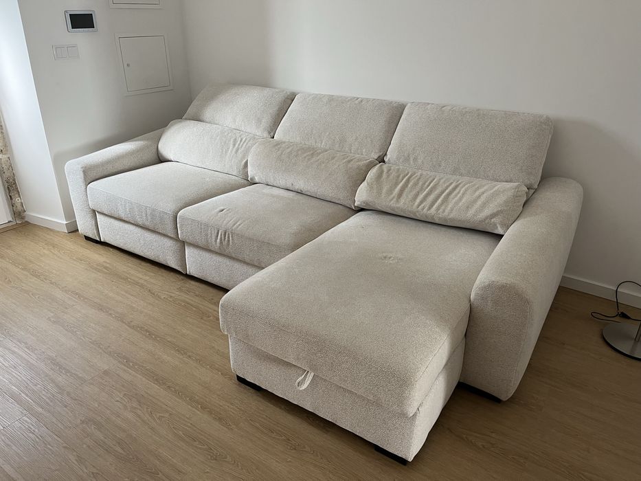 Sofa com chaise longue