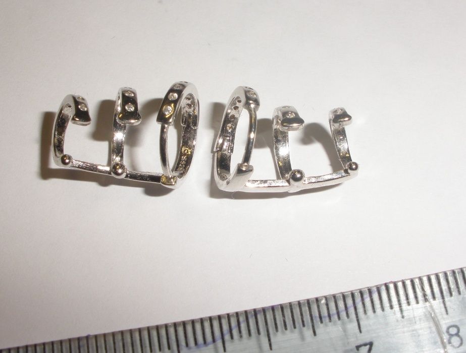 Brincos em prata cuff com zircónias