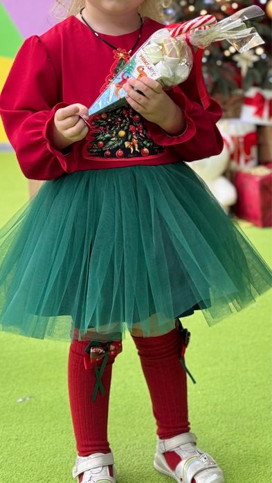 Продам сукню 98 -104 розмір 300 грн