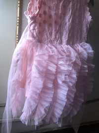 Vestido de criança rosa em tule