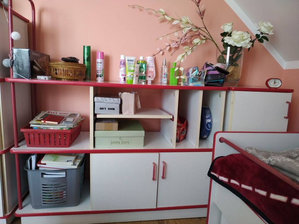 Komplet mebli dziewczęcych