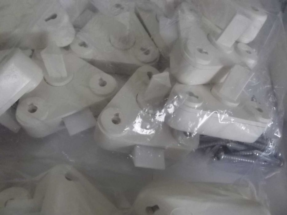 Fechaduras  Seifel triangulares especiais para portas de caixas de gás