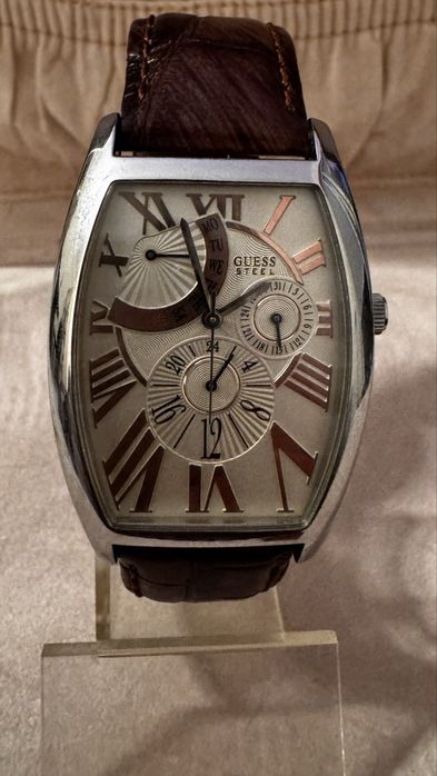 Relogio Guess steel dourado