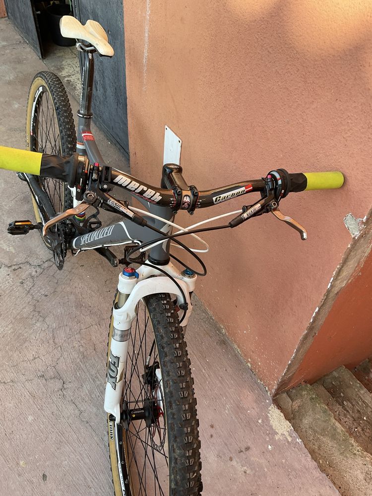 Bicicleta SPECIALIZED EPIC, bem equipada fox