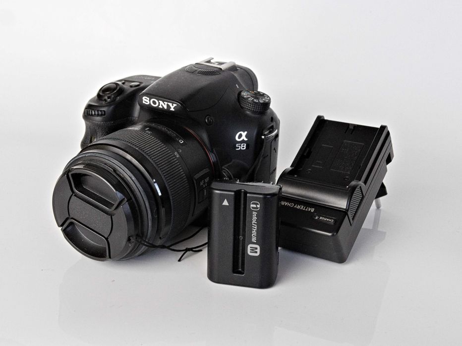 Lustrzanka Sony Alfa A58 + Obiektyw — BŁAGAM, WEŹ JĄ ODE MNIE