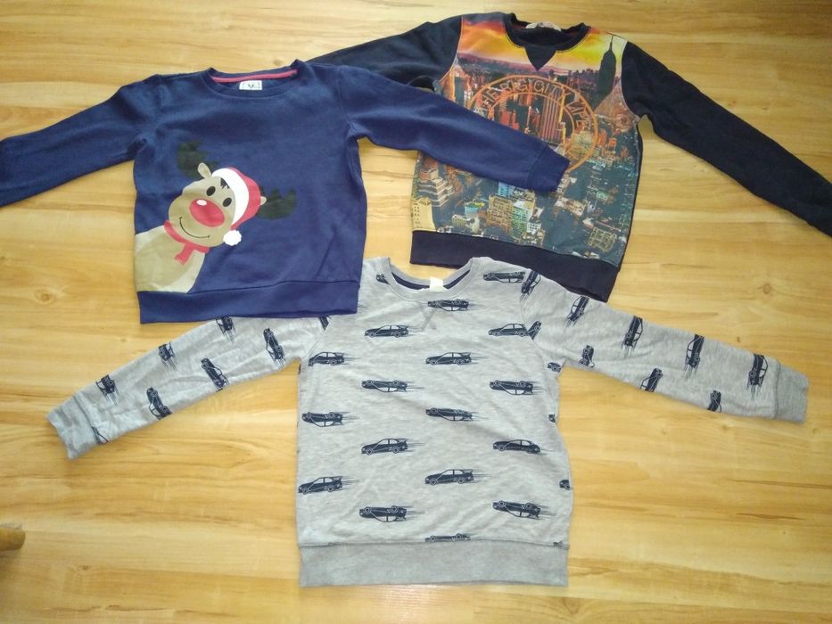 Zestaw trzech bluz chłopięcych rozmiar 134/140 (cena za całość)