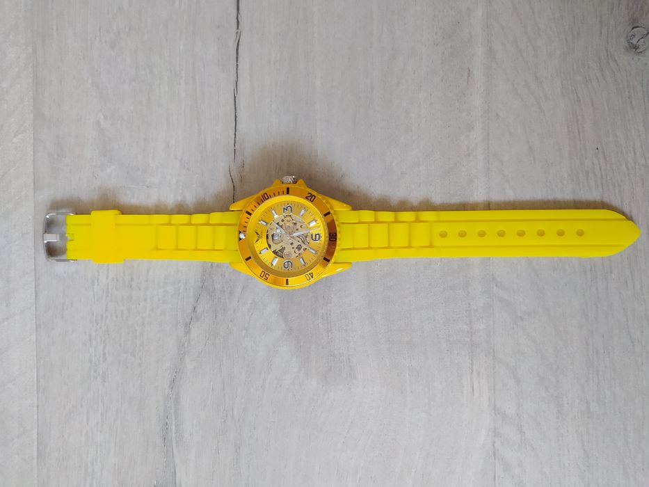 Zegarek St. Tropez V8 z chronometrem, zegarek mechaniczny.