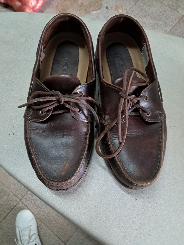 Sapatos de vela em otimo estdo