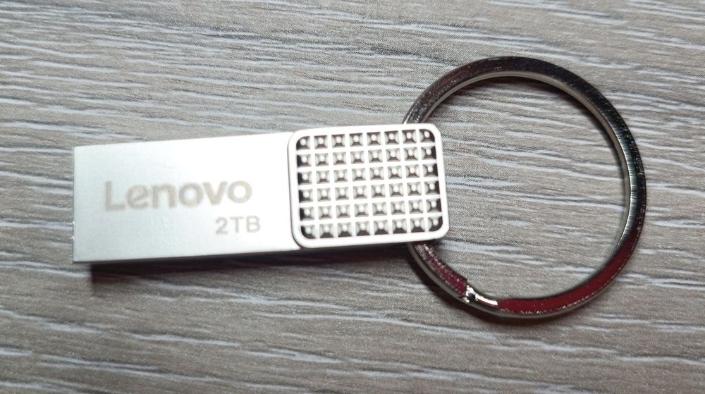 USB накопичувач Lenovo на 2 ТБ флешка