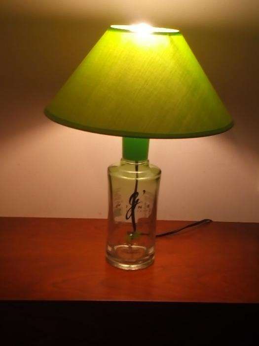 Candeeiros personalizados com garrafas de Gin