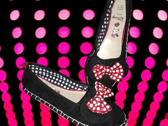 взуття  37 розмір (23 см по устілці) маломірять