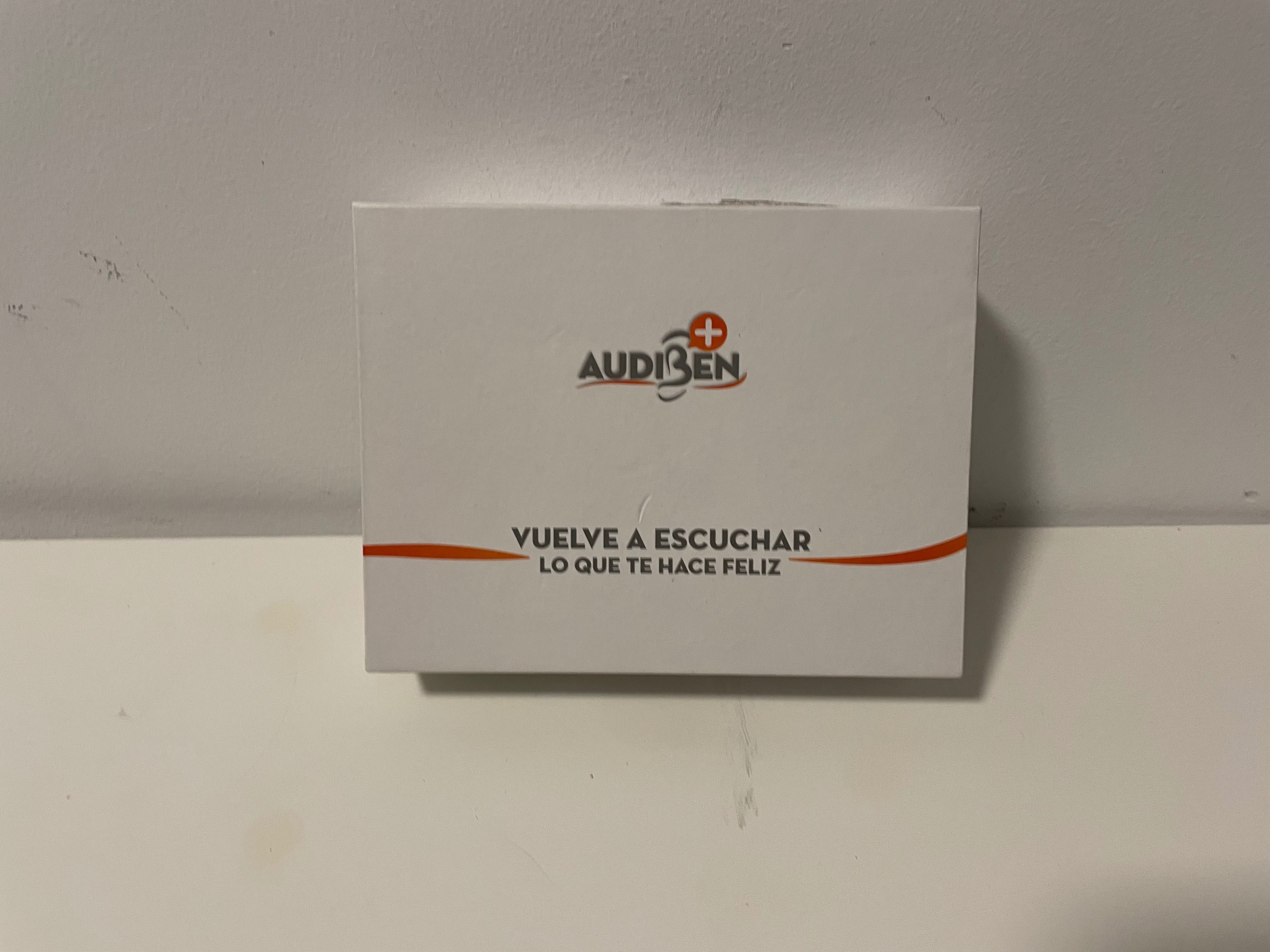 Aparat słuchowy Audiben wzmacniacz dźwięku niewidoczny