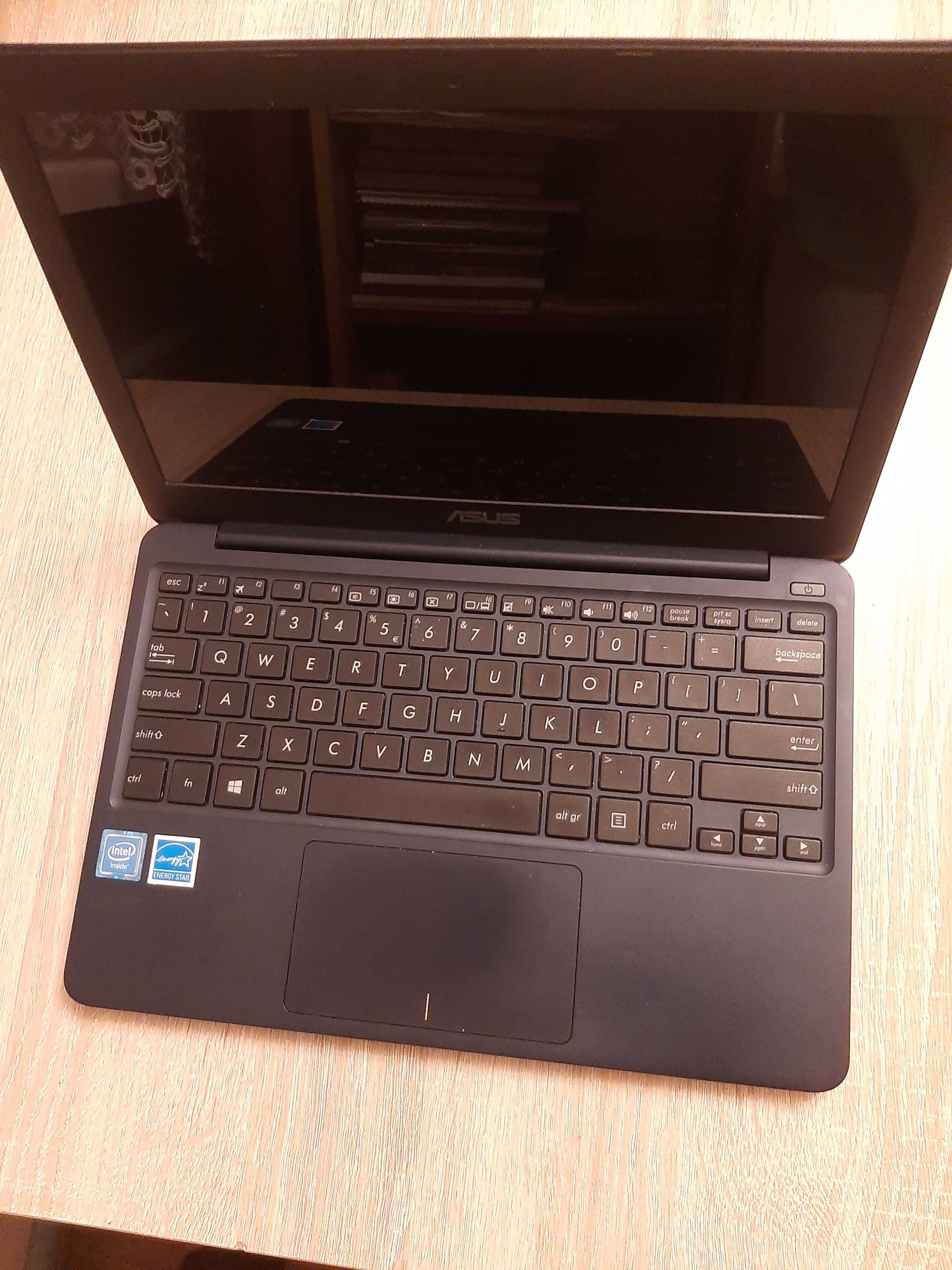 Sprzedam notebooka Asus E200H 11,6 cala