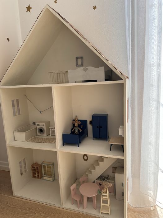 Duży drewniany domek dla lalek /myszek Maileg