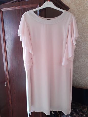 Sukienka jasno różowa rozmiar 48