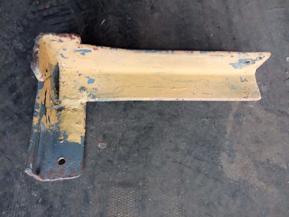 Уголок для полки