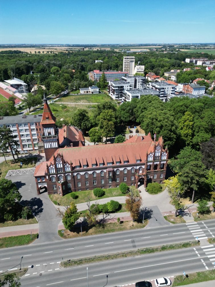 Dron usługi dronem fotografia zdjęcia filmowanie wideo inspekcje