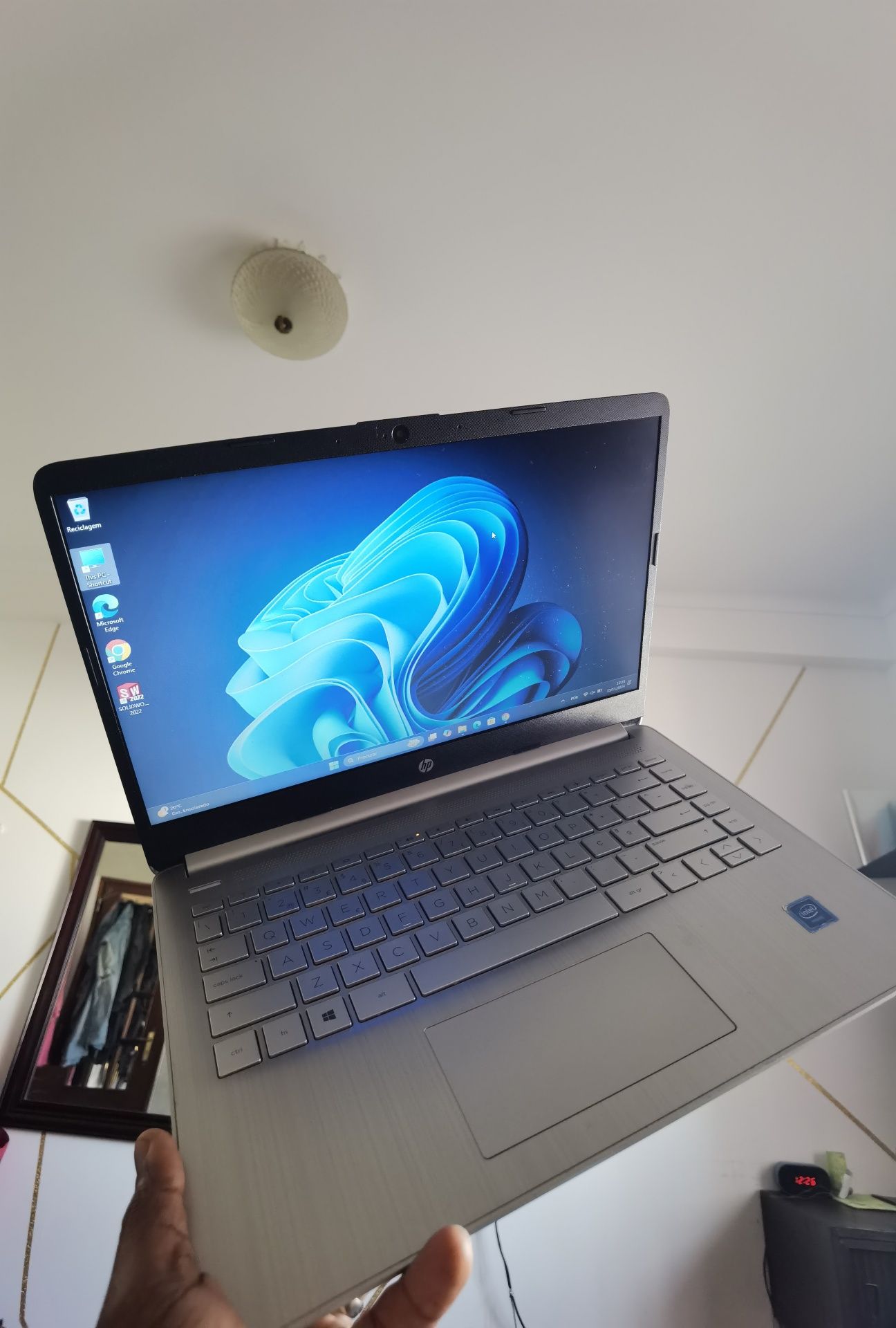 Laptop HP com Processador Intel Celeron N4000