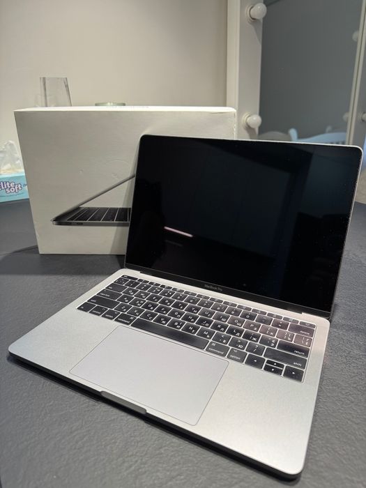 MacBook Pro 13 2017 i5/8Gb/256GB А1708