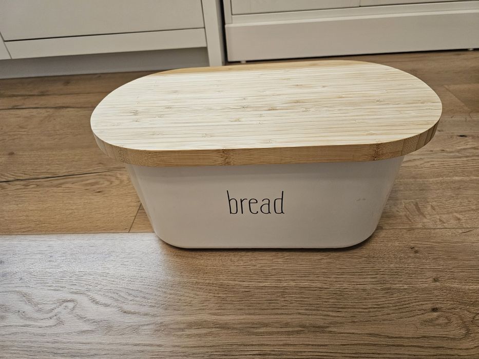 Chlebak z deską do krojenia DUKA – stan idealny, szary, 37x21x17 cm