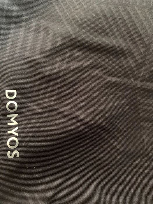 Corsários Fitness Decathlon, com padrão geométrico