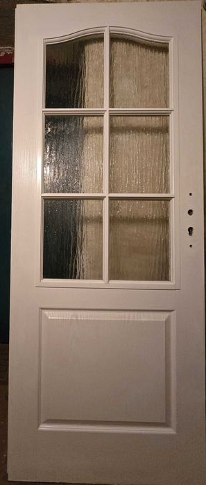 Drzwi wewnętrzne białe prawe klasyczne przylgowe z przeszkleniem "80"