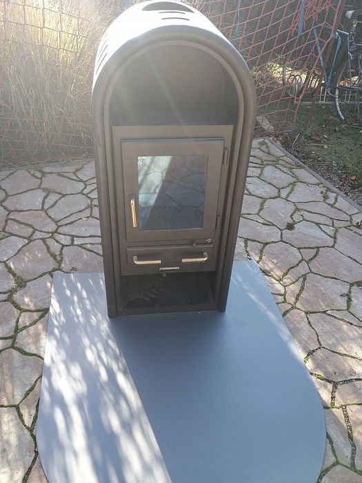 Kominek ,używany stan bardzo dobry plus blacha