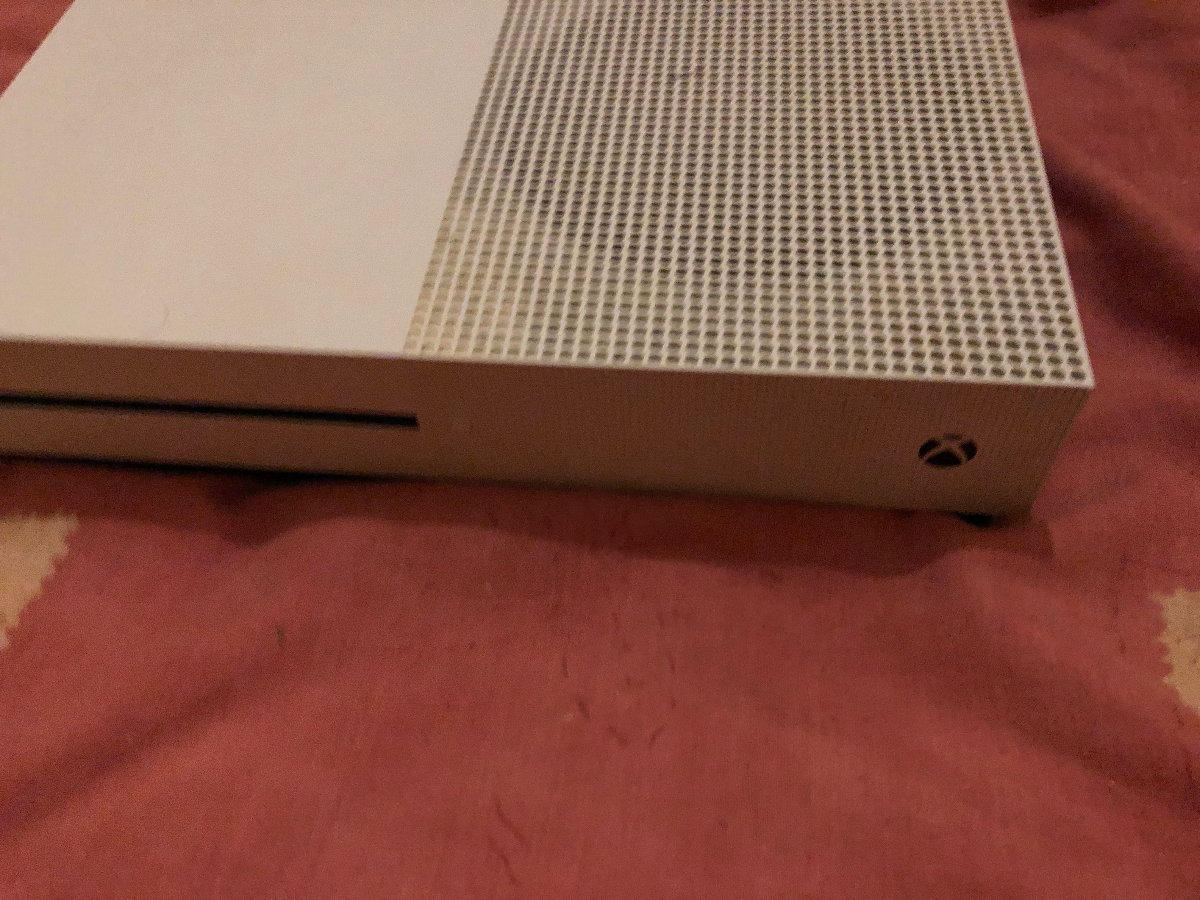 Xbox one S 1TB como nova