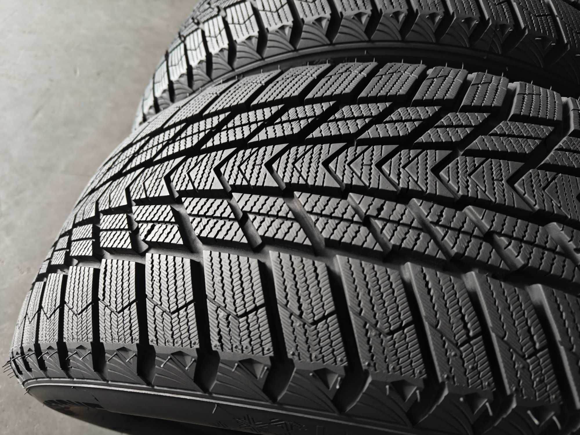 2шт. R17 235 55 шини зимові липучки Nexen/Roadstone Winguard Ice Plus