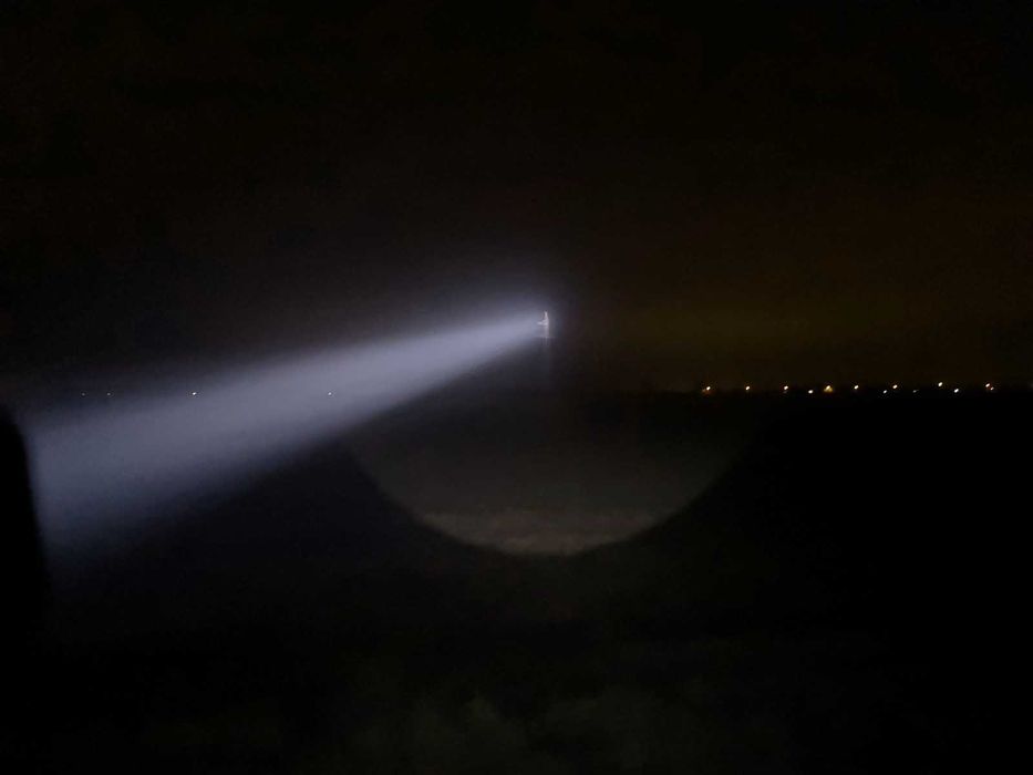 Latarka ZOOM, dioda Luminus SFT-25R, 770m zasięgu